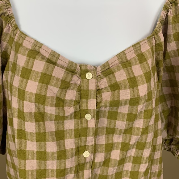 Button up top - Picture 6 of 9